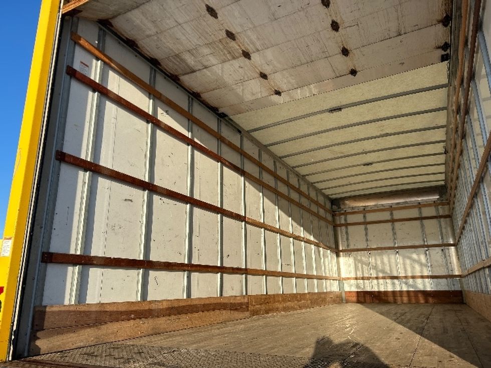 Medium Duty Box Truck-Light and Medium Duty Trucks-International-2021-MV607-Windsor-WI-211,341\n\t\tmiles-$ 39,500 - Image 11