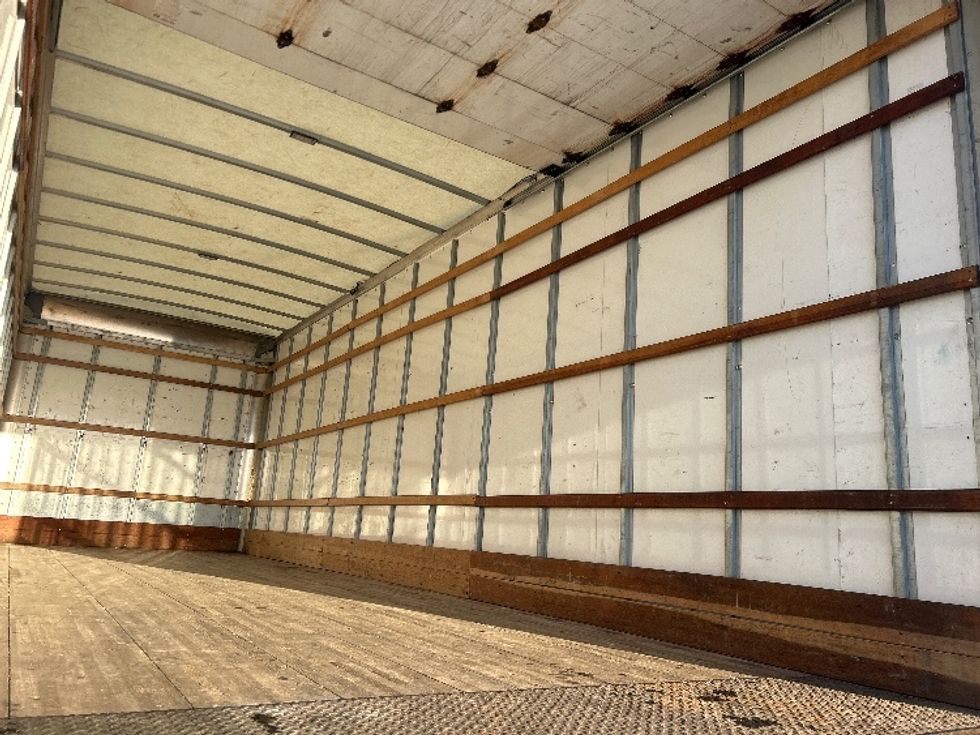 Medium Duty Box Truck-Light and Medium Duty Trucks-International-2021-MV607-Windsor-WI-211,341\n\t\tmiles-$ 39,500 - Image 12