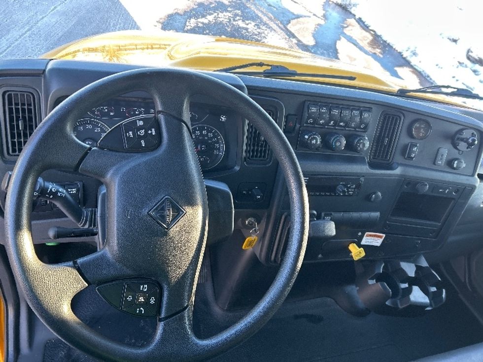 Medium Duty Box Truck-Light and Medium Duty Trucks-International-2021-MV607-Windsor-WI-211,341\n\t\tmiles-$ 39,500 - Image 18