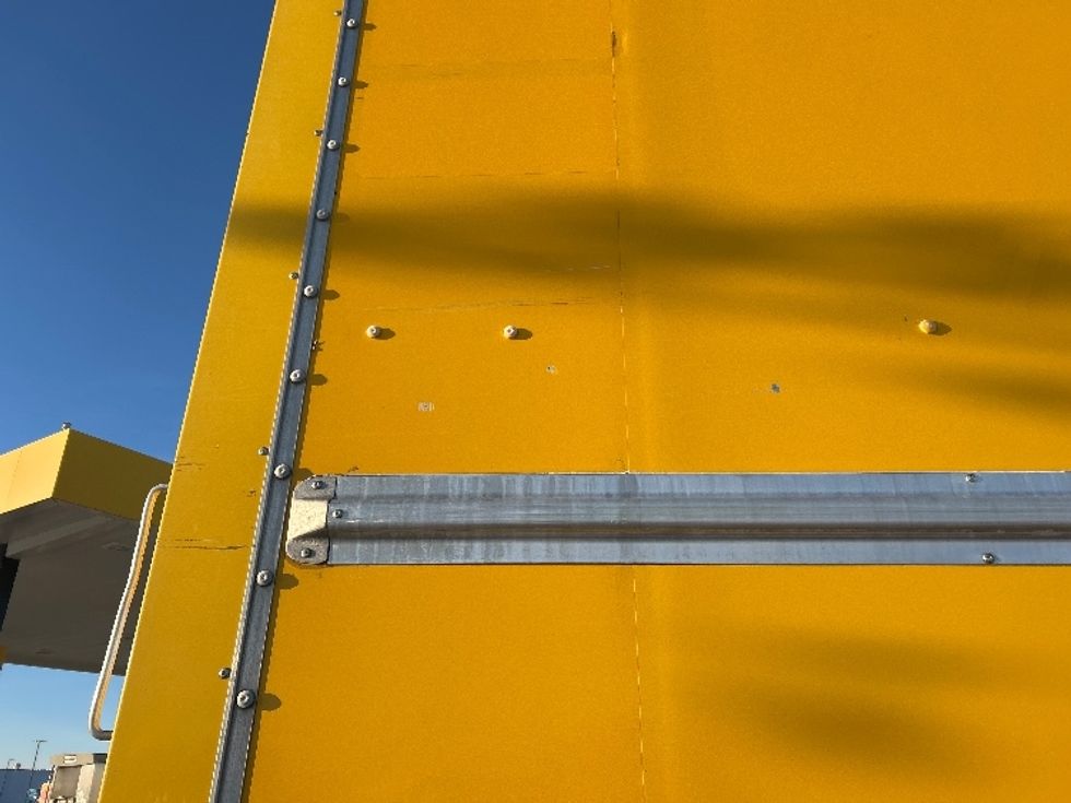 Medium Duty Box Truck-Light and Medium Duty Trucks-International-2021-MV607-Windsor-WI-211,341\n\t\tmiles-$ 39,500 - Image 27