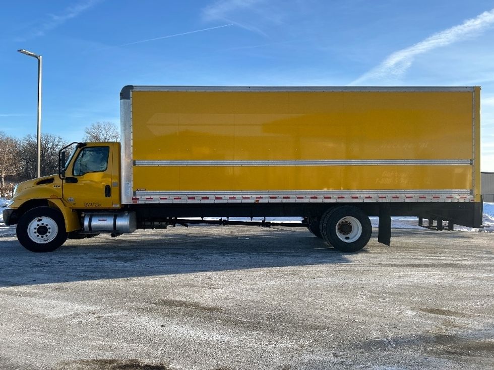 Medium Duty Box Truck-Light and Medium Duty Trucks-International-2021-MV607-Windsor-WI-211,341\n\t\tmiles-$ 39,500 - Image 4