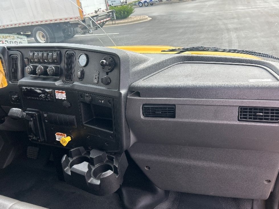 Medium Duty Box Truck-Light and Medium Duty Trucks-International-2021-MV607-Windsor-WI-224,345\n\t\tmiles-$ 40,000 - Image 21