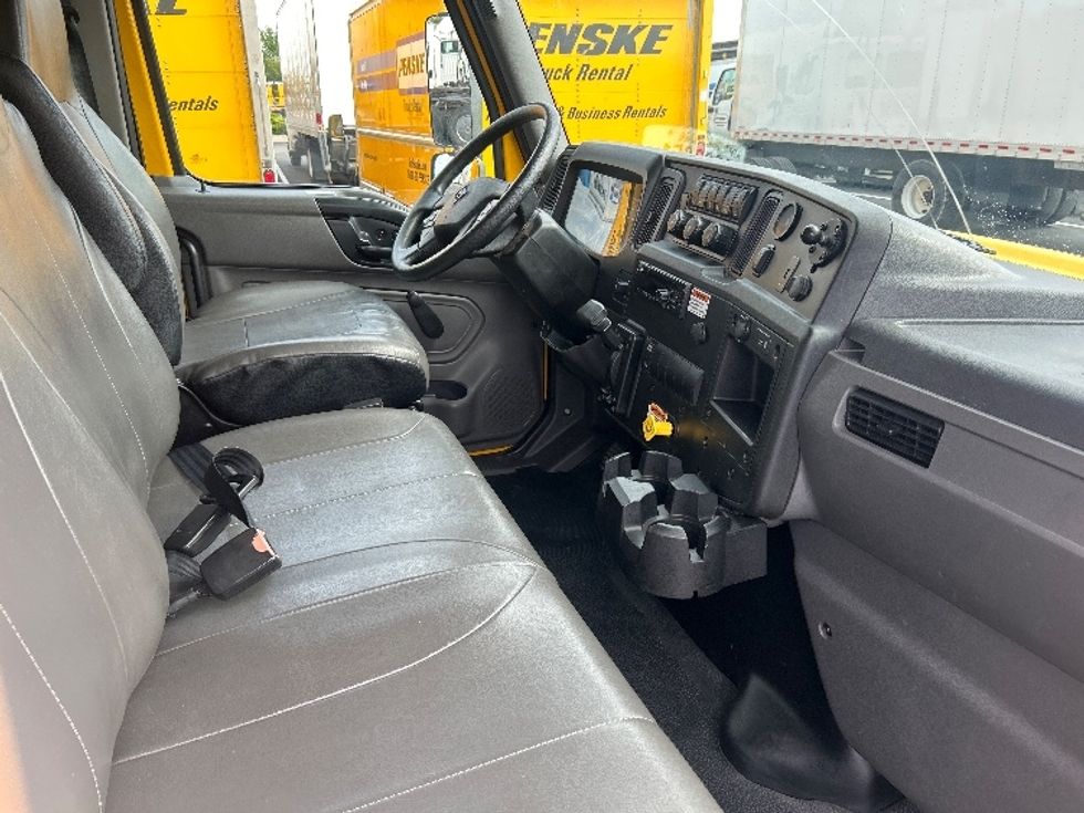 Medium Duty Box Truck-Light and Medium Duty Trucks-International-2021-MV607-Windsor-WI-224,345\n\t\tmiles-$ 40,000 - Image 22