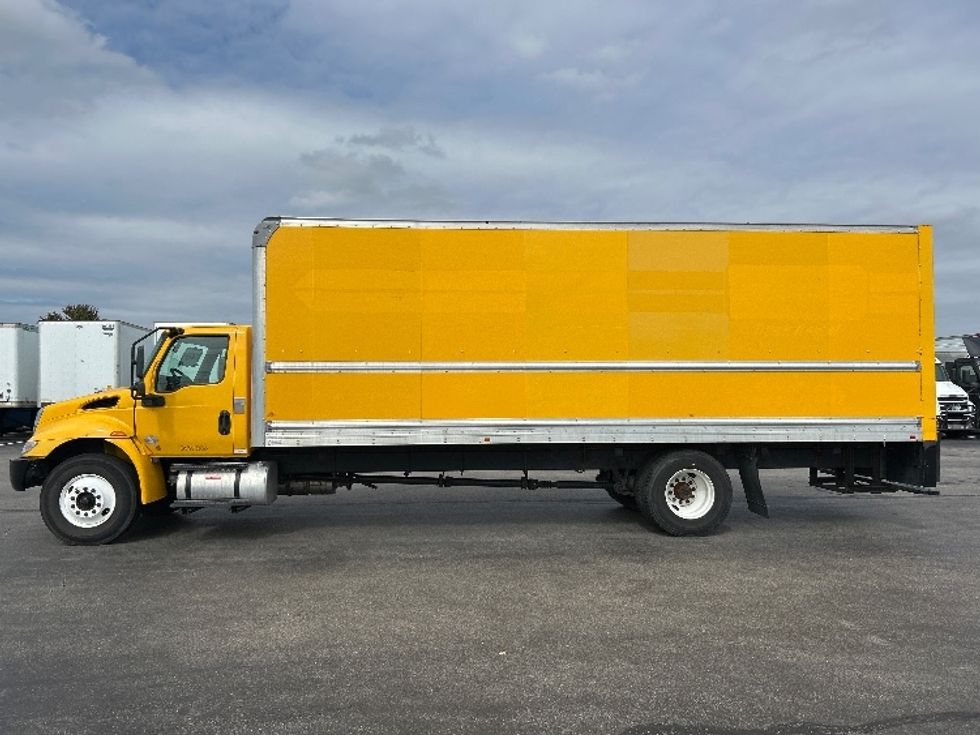 Medium Duty Box Truck-Light and Medium Duty Trucks-International-2021-MV607-Windsor-WI-224,345\n\t\tmiles-$ 40,000 - Image 4