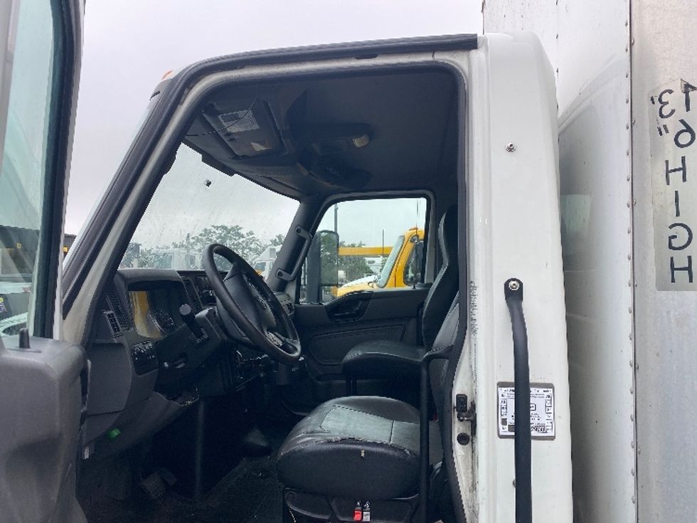 Medium Duty Box Truck-Light and Medium Duty Trucks-International-2021-MV607-York-PA-312,391\n\t\tmiles-$ 11,500 - Image 16
