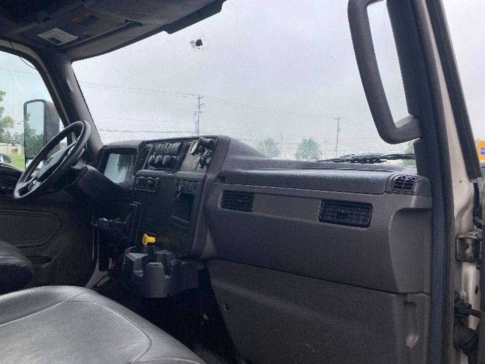 Medium Duty Box Truck-Light and Medium Duty Trucks-International-2021-MV607-York-PA-312,391\n\t\tmiles-$ 11,500 - Image 21