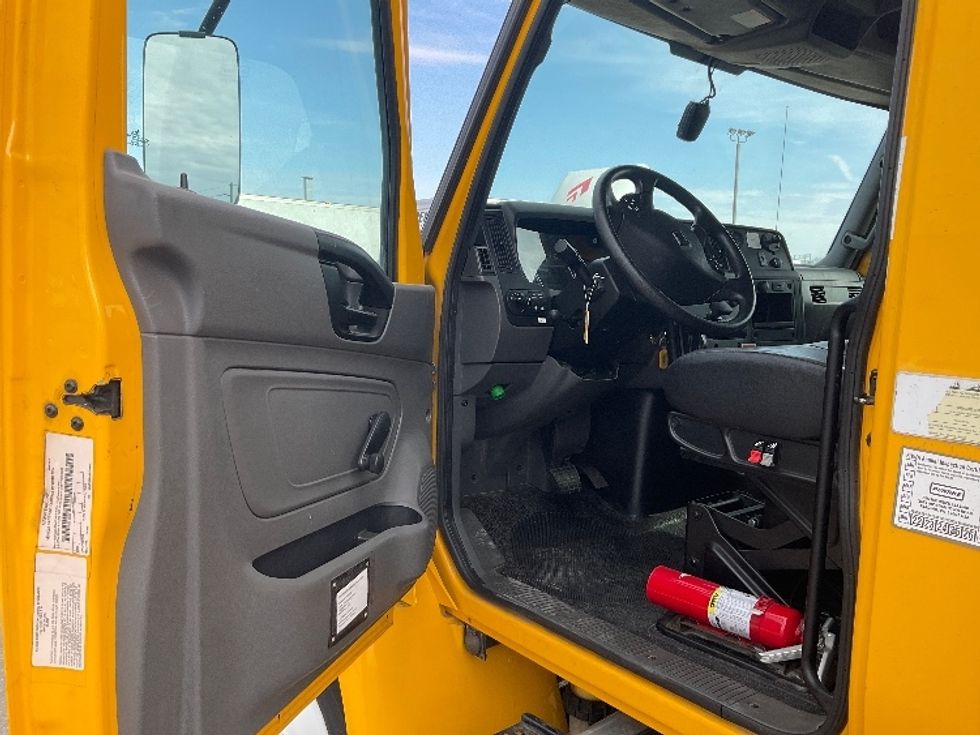 Medium Duty Box Truck-Light and Medium Duty Trucks-International-2021-MV607-Yuma-AZ-172,496\n\t\tmiles-$ 40,000 - Image 15