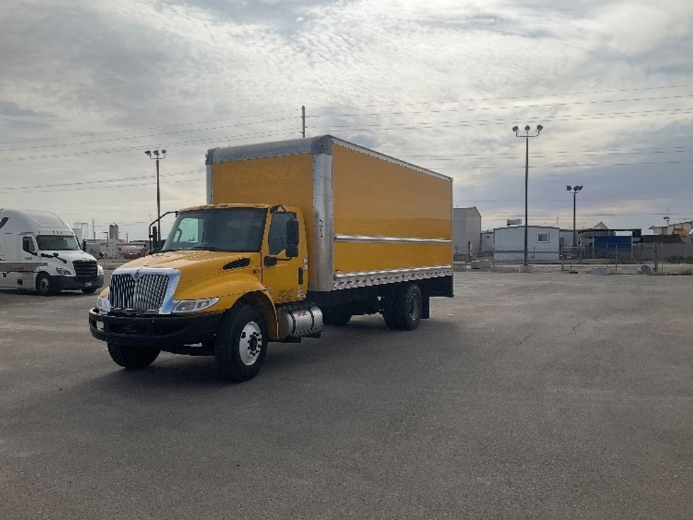 Medium Duty Box Truck-Light and Medium Duty Trucks-International-2021-MV607-Yuma-AZ-172,496\n\t\tmiles-$ 40,000 - Image 3