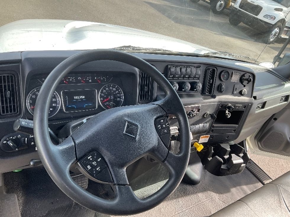 Medium Duty Box Truck-Light and Medium Duty Trucks-International-2021-MV607-Yuma-AZ-182,959\n\t\tmiles-$ 59,000 - Image 17