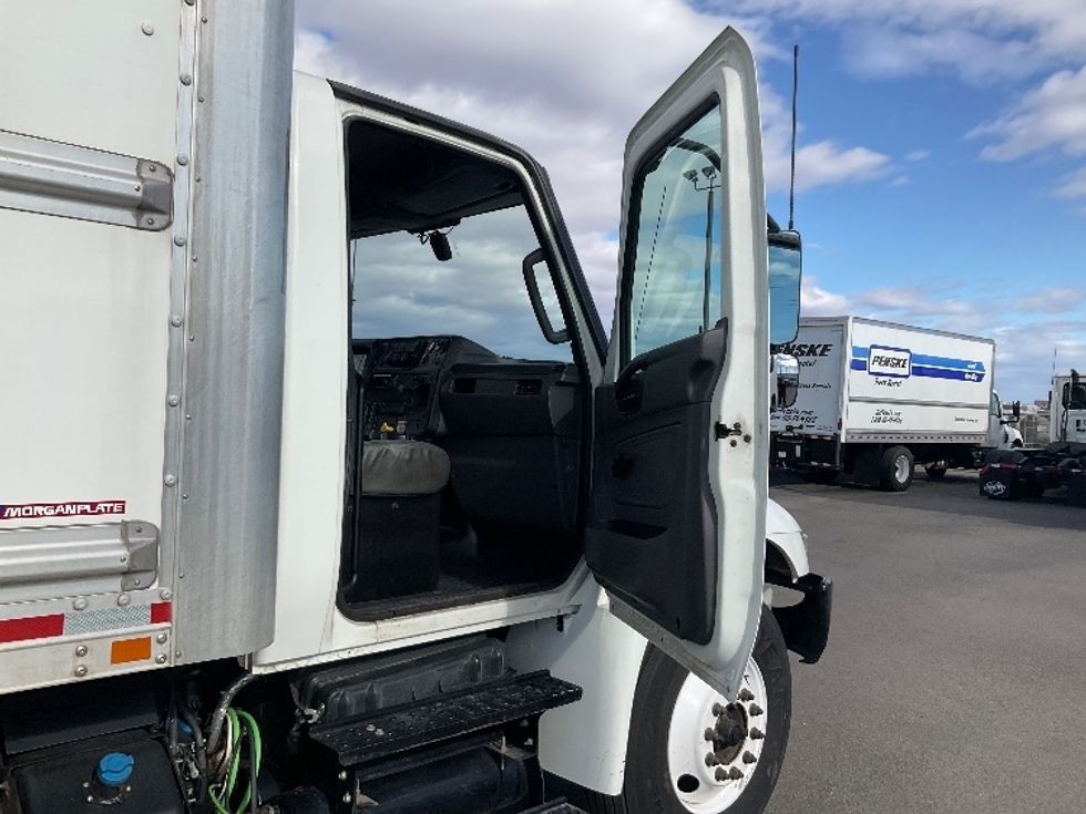 Medium Duty Box Truck-Light and Medium Duty Trucks-International-2021-MV607-Yuma-AZ-182,959\n\t\tmiles-$ 59,000 - Image 20