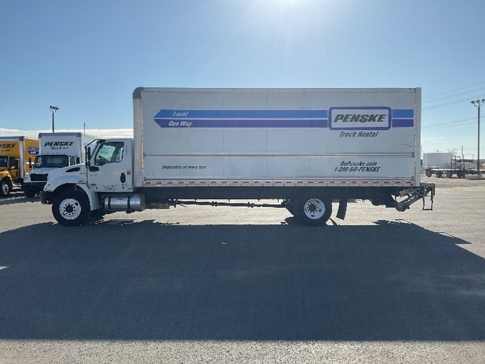 Medium Duty Box Truck-Light and Medium Duty Trucks-International-2021-MV607-Yuma-AZ-182,959\n\t\tmiles-$ 59,000 - Image 4