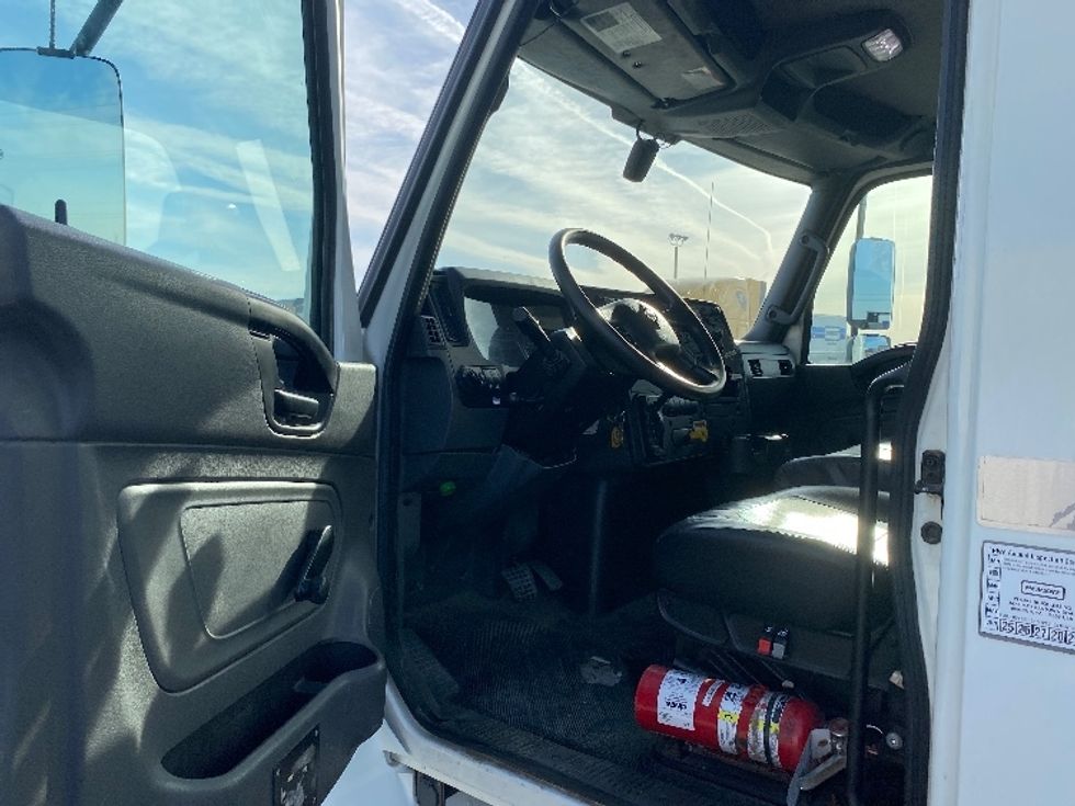 Medium Duty Box Truck-Light and Medium Duty Trucks-International-2021-MV607-Yuma-AZ-192,719\n\t\tmiles-$ 51,000 - Image 16
