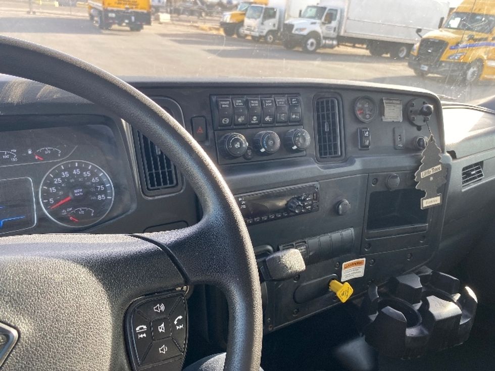 Medium Duty Box Truck-Light and Medium Duty Trucks-International-2021-MV607-Yuma-AZ-192,719\n\t\tmiles-$ 51,000 - Image 18