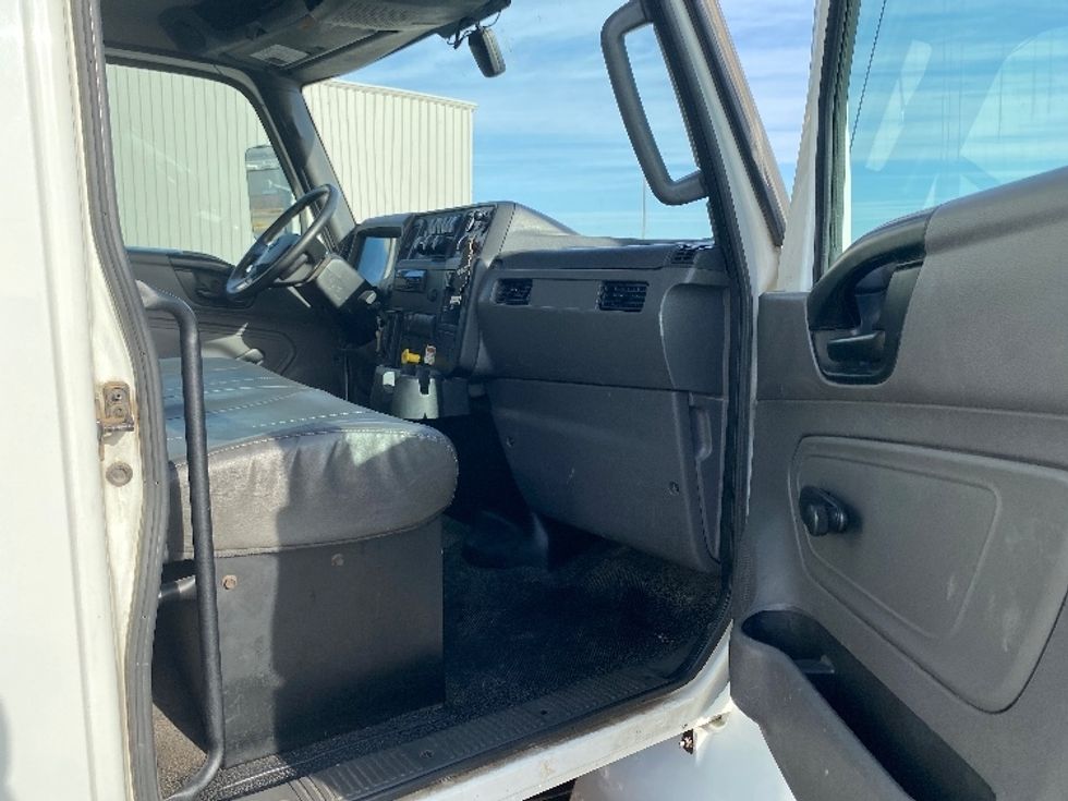Medium Duty Box Truck-Light and Medium Duty Trucks-International-2021-MV607-Yuma-AZ-192,719\n\t\tmiles-$ 51,000 - Image 20