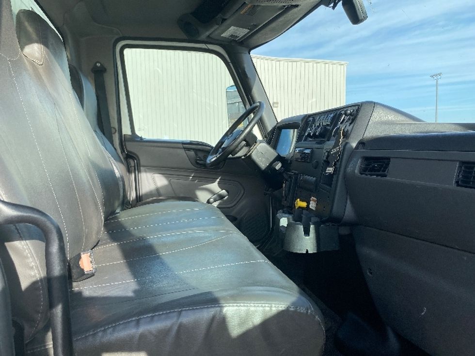 Medium Duty Box Truck-Light and Medium Duty Trucks-International-2021-MV607-Yuma-AZ-192,719\n\t\tmiles-$ 51,000 - Image 22