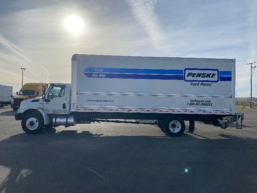 Medium Duty Box Truck-Light and Medium Duty Trucks-International-2021-MV607-Yuma-AZ-192,719\n\t\tmiles-$ 51,000 - Image 4
