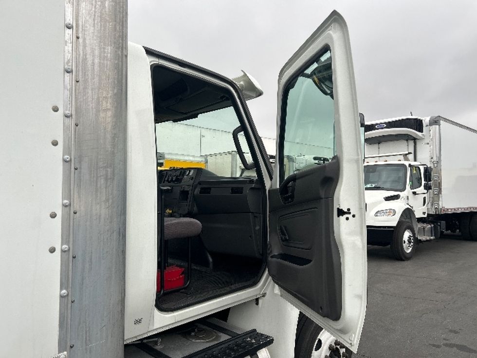 Medium Duty Box Truck-Light and Medium Duty Trucks-International-2021-MV607LP-City Of Industry-CA-82,328\n\t\tmiles-$ 58,750 - Image 19