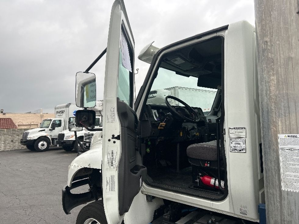 Medium Duty Box Truck-Light and Medium Duty Trucks-International-2021-MV607LP-City Of Industry-CA-82,328\n\t\tmiles-$ 58,750 - Image 16