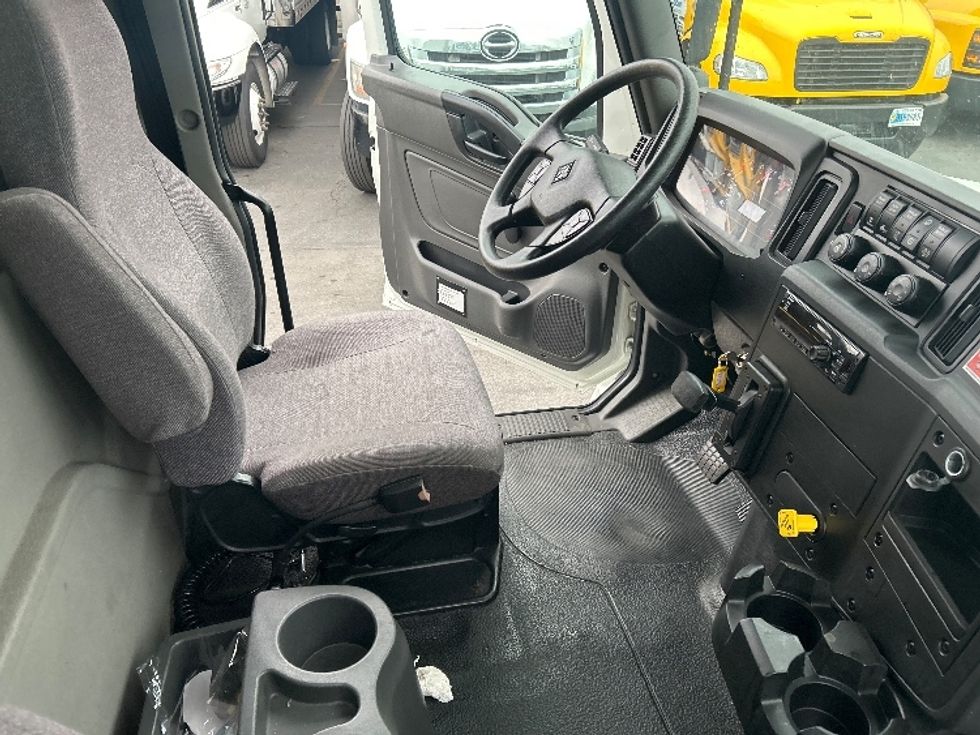 Medium Duty Box Truck-Light and Medium Duty Trucks-International-2021-MV607LP-City Of Industry-CA-82,328\n\t\tmiles-$ 58,750 - Image 21