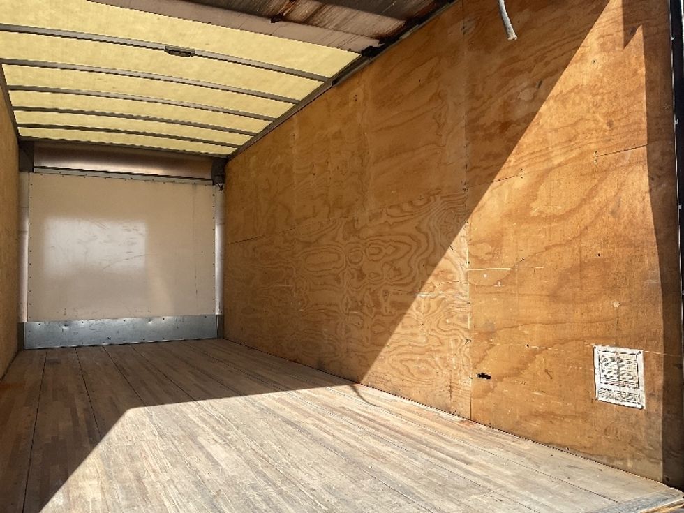 Medium Duty Box Truck-Light and Medium Duty Trucks-International-2021-MV607LP-Milwaukee-WI-255,405\n\t\tmiles-$ 29,500 - Image 11