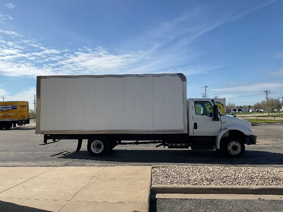 Medium Duty Box Truck-Light and Medium Duty Trucks-International-2021-MV607LP-Milwaukee-WI-255,405\n\t\tmiles-$ 29,500 - Image 14