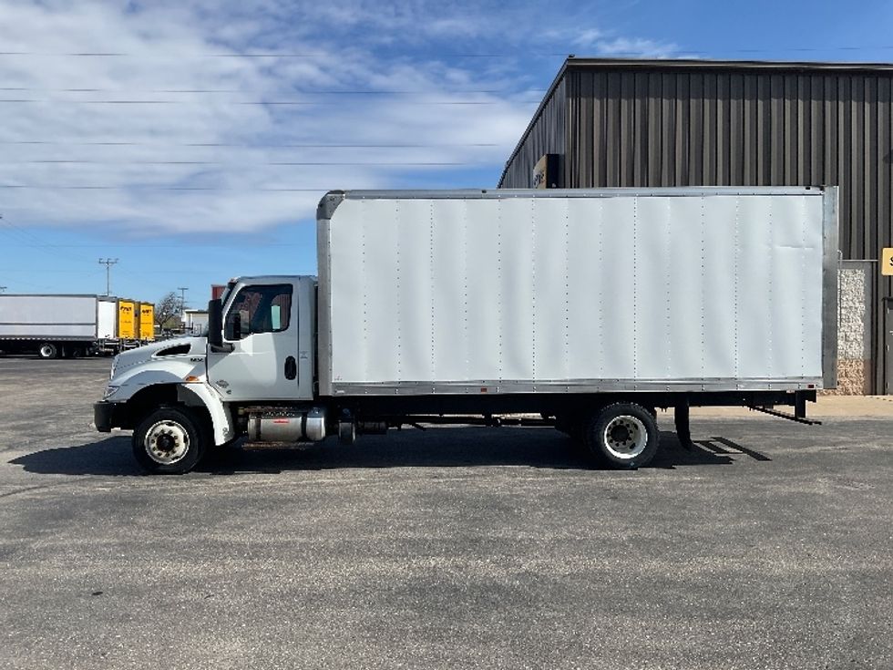 Medium Duty Box Truck-Light and Medium Duty Trucks-International-2021-MV607LP-Milwaukee-WI-255,405\n\t\tmiles-$ 29,500 - Image 4