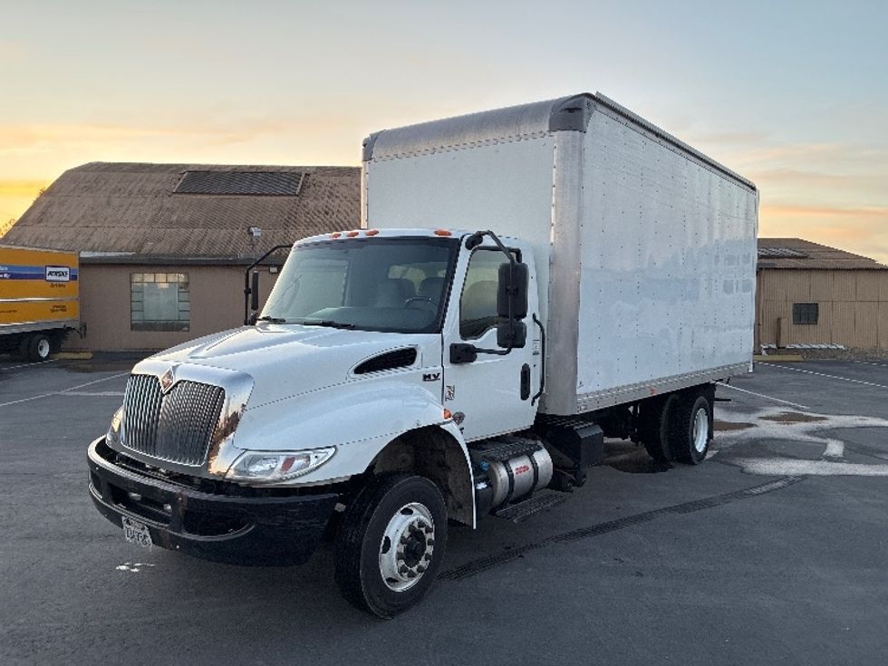 Medium Duty Box Truck-Light and Medium Duty Trucks-International-2021-MV607LP-West Sacramento-CA-441,700\n\t\tmiles-$ 22,750 - Image 3