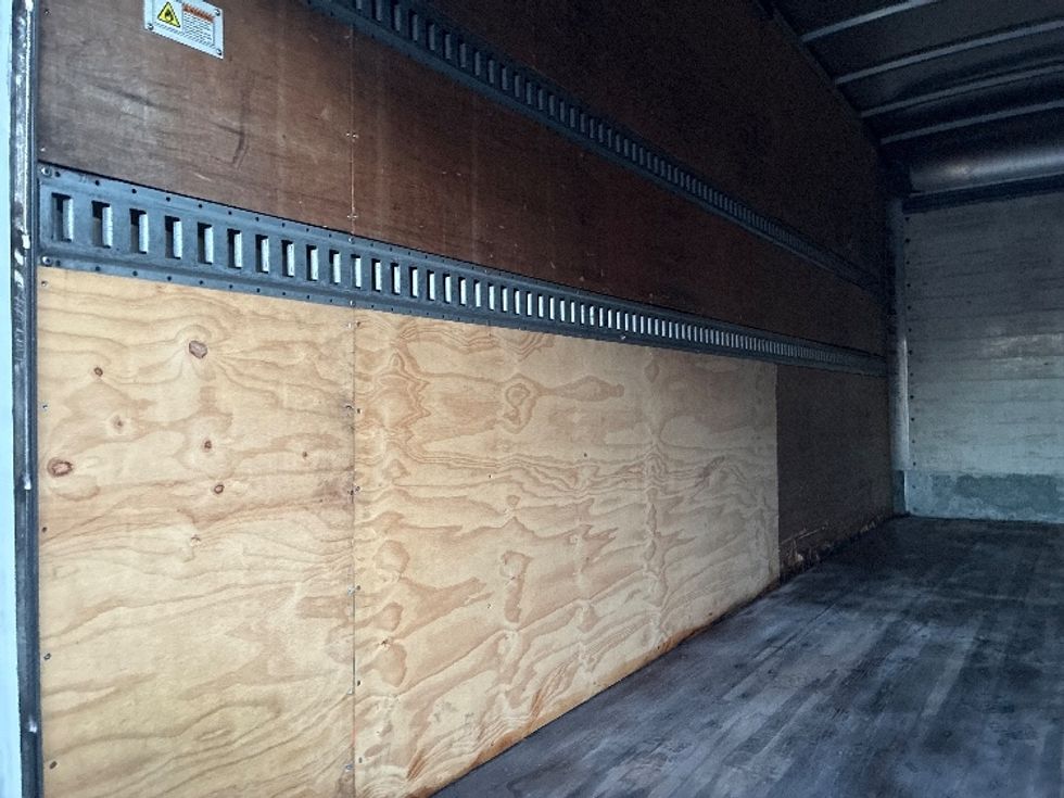 Medium Duty Box Truck-Light and Medium Duty Trucks-International-2021-MV607LP-West Sacramento-CA-441,700\n\t\tmiles-$ 22,750 - Image 10