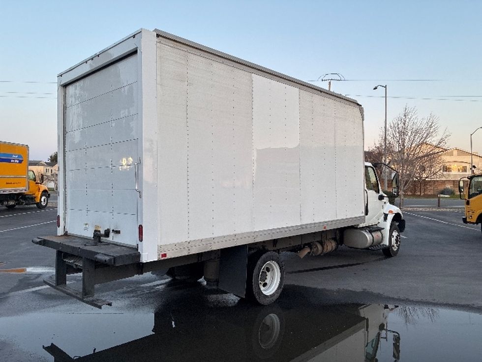 Medium Duty Box Truck-Light and Medium Duty Trucks-International-2021-MV607LP-West Sacramento-CA-441,700\n\t\tmiles-$ 22,750 - Image 12