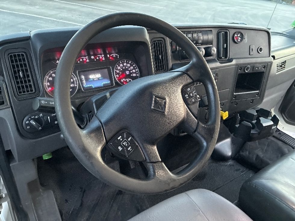 Medium Duty Box Truck-Light and Medium Duty Trucks-International-2021-MV607LP-West Sacramento-CA-441,700\n\t\tmiles-$ 22,750 - Image 16