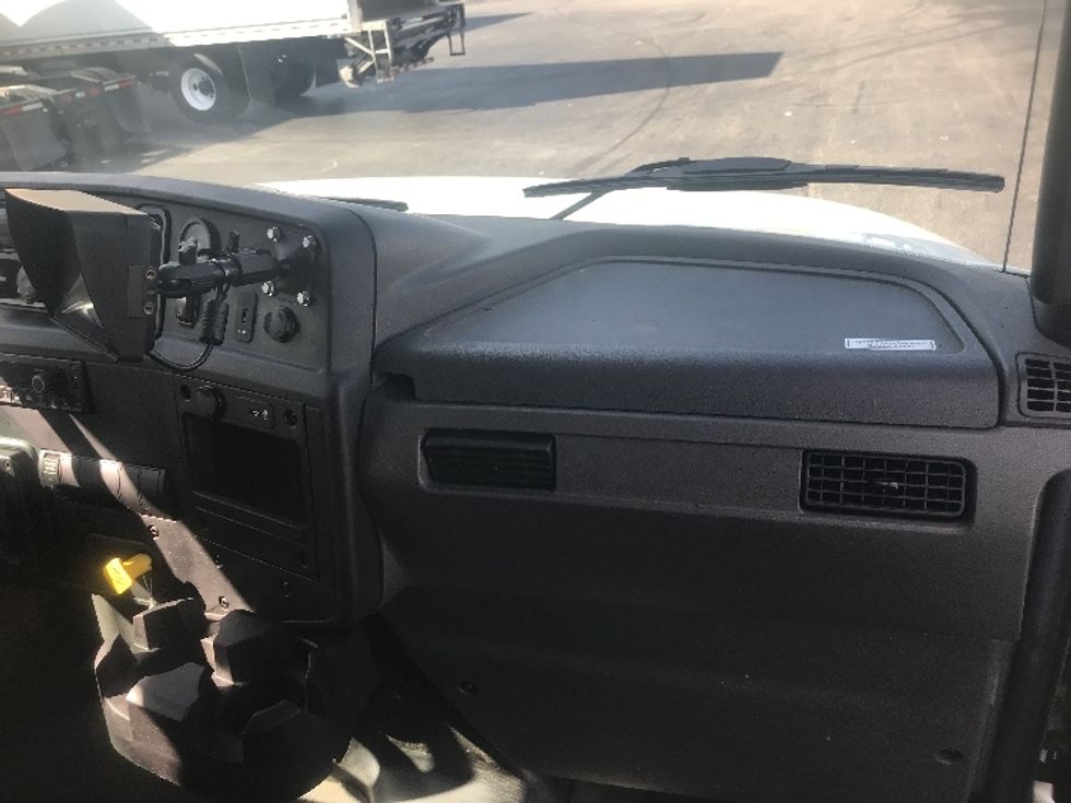 Medium Duty Box Truck-Light and Medium Duty Trucks-International-2022-MV607-Akron-OH-164,809\n\t\tmiles-$ 52,750 - Image 20