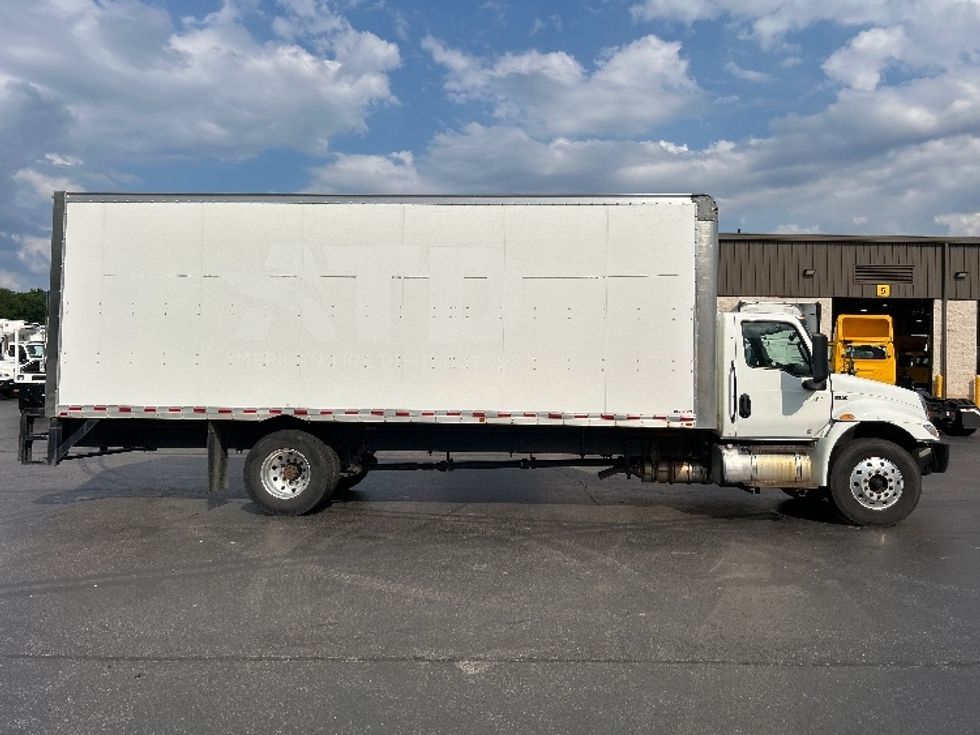 Medium Duty Box Truck-Light and Medium Duty Trucks-International-2022-MV607-Akron-OH-181,932\n\t\tmiles-$ 45,000 - Image 15