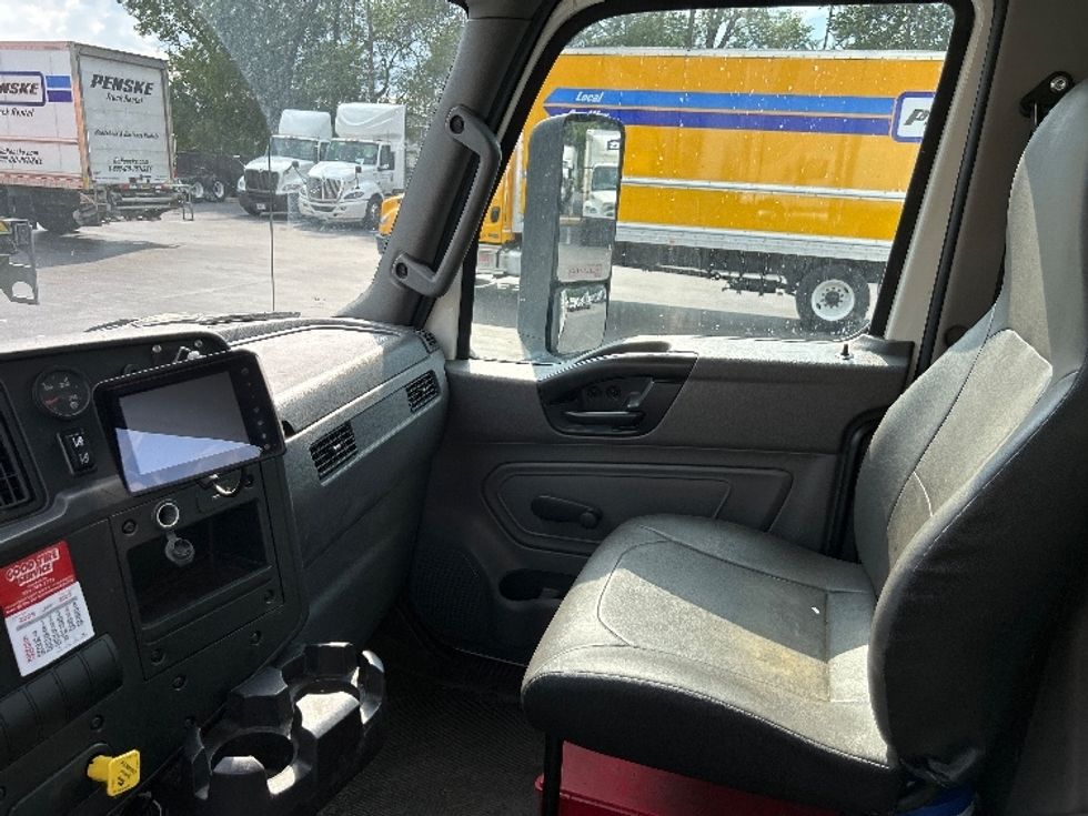 Medium Duty Box Truck-Light and Medium Duty Trucks-International-2022-MV607-Akron-OH-181,932\n\t\tmiles-$ 45,000 - Image 19