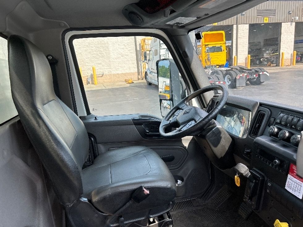 Medium Duty Box Truck-Light and Medium Duty Trucks-International-2022-MV607-Akron-OH-181,932\n\t\tmiles-$ 45,000 - Image 22