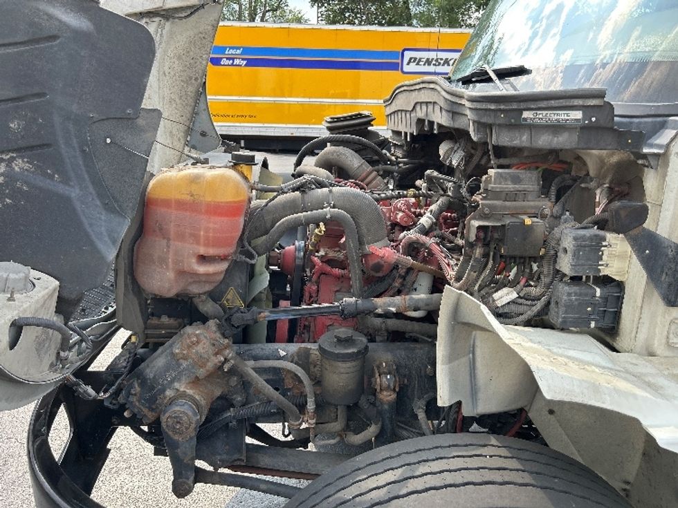 Medium Duty Box Truck-Light and Medium Duty Trucks-International-2022-MV607-Akron-OH-181,932\n\t\tmiles-$ 45,000 - Image 24