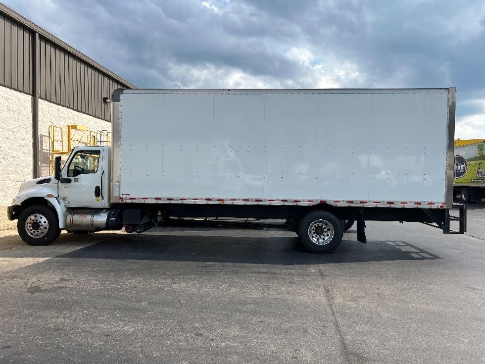Medium Duty Box Truck-Light and Medium Duty Trucks-International-2022-MV607-Akron-OH-181,932\n\t\tmiles-$ 45,000 - Image 4