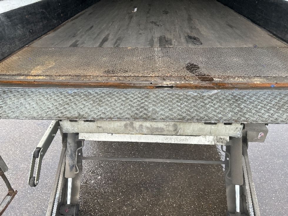 Medium Duty Box Truck-Light and Medium Duty Trucks-International-2022-MV607-Akron-OH-185,652\n\t\tmiles-$ 53,000 - Image 10