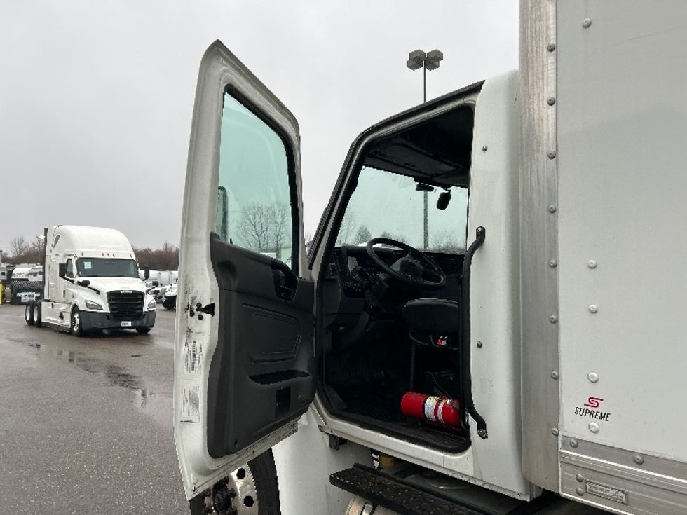 Medium Duty Box Truck-Light and Medium Duty Trucks-International-2022-MV607-Akron-OH-185,652\n\t\tmiles-$ 53,000 - Image 17