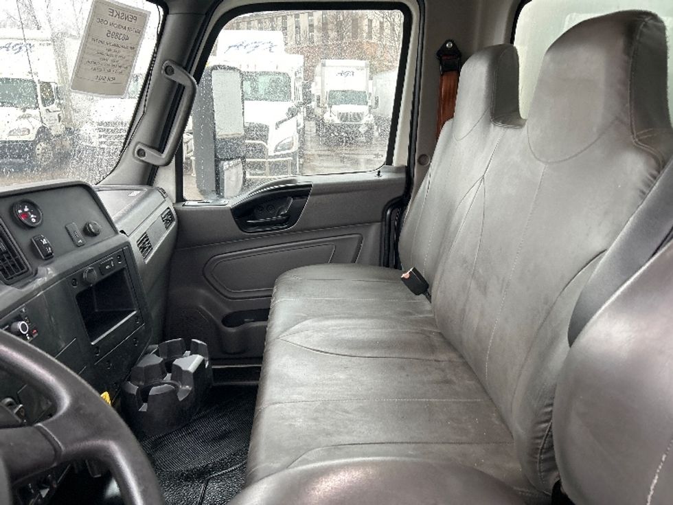 Medium Duty Box Truck-Light and Medium Duty Trucks-International-2022-MV607-Akron-OH-185,652\n\t\tmiles-$ 53,000 - Image 19