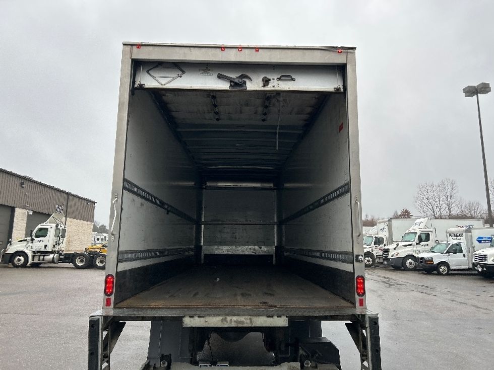 Medium Duty Box Truck-Light and Medium Duty Trucks-International-2022-MV607-Akron-OH-185,652\n\t\tmiles-$ 53,000 - Image 8