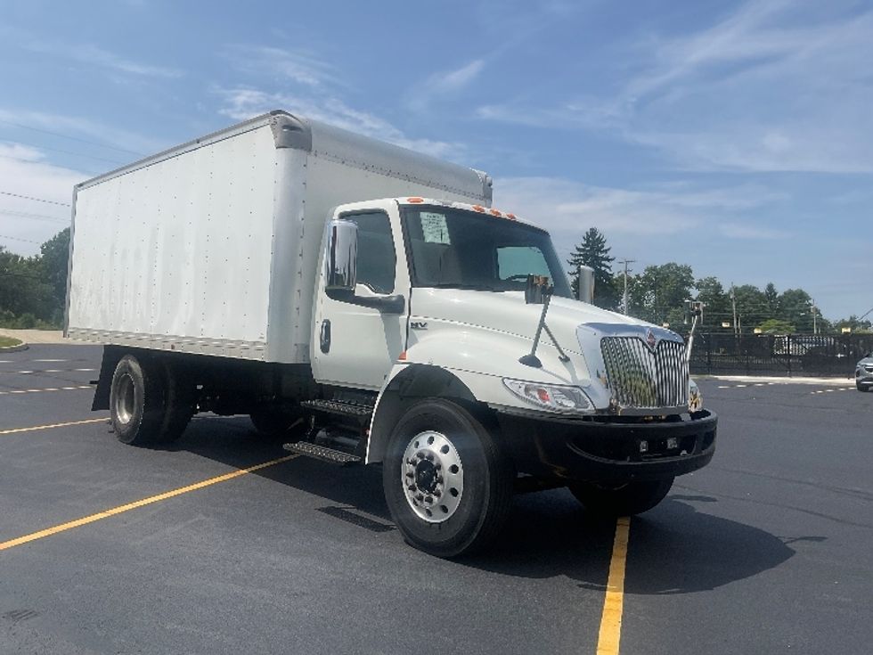 Medium Duty Box Truck-Light and Medium Duty Trucks-International-2022-MV607-Akron-OH-193,240\n\t\tmiles-$ 43,500 - Image 1