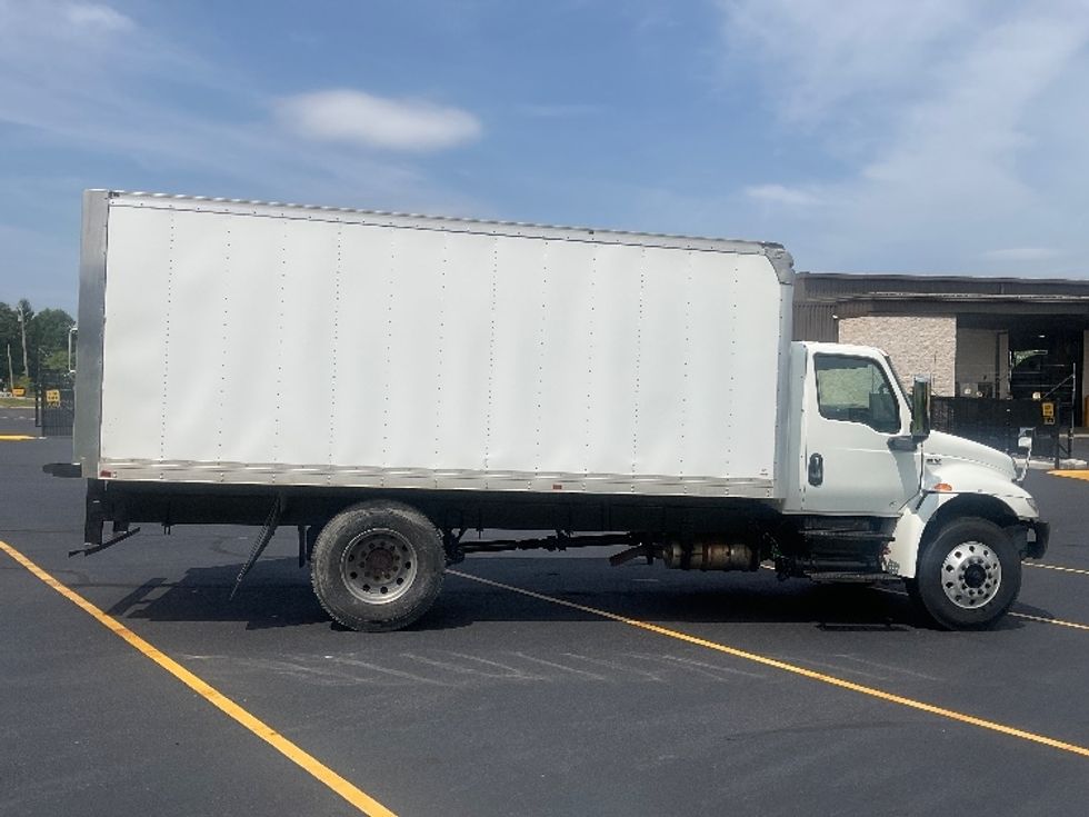Medium Duty Box Truck-Light and Medium Duty Trucks-International-2022-MV607-Akron-OH-193,240\n\t\tmiles-$ 43,500 - Image 15