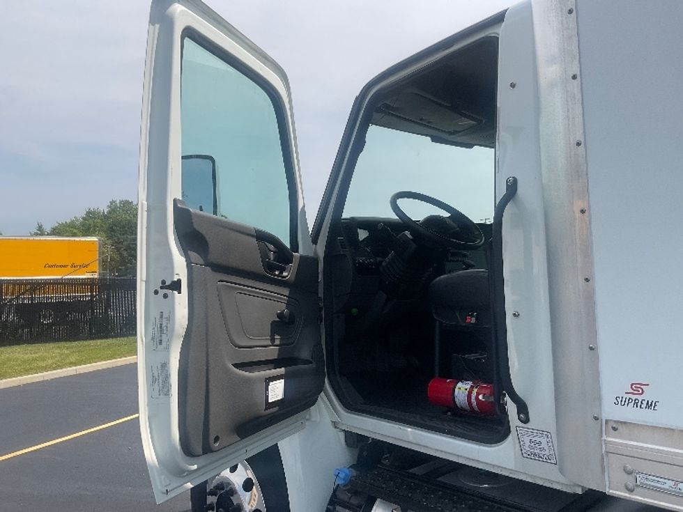 Medium Duty Box Truck-Light and Medium Duty Trucks-International-2022-MV607-Akron-OH-193,240\n\t\tmiles-$ 43,500 - Image 16