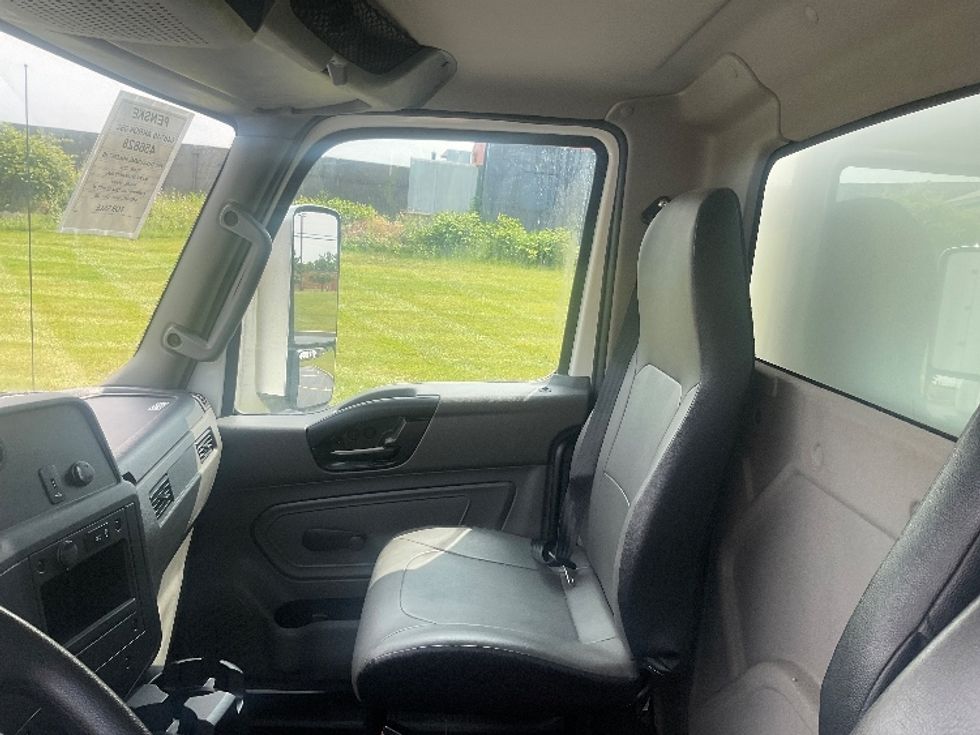 Medium Duty Box Truck-Light and Medium Duty Trucks-International-2022-MV607-Akron-OH-193,240\n\t\tmiles-$ 43,500 - Image 19