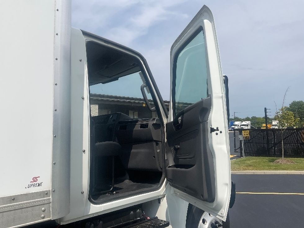 Medium Duty Box Truck-Light and Medium Duty Trucks-International-2022-MV607-Akron-OH-193,240\n\t\tmiles-$ 43,500 - Image 20