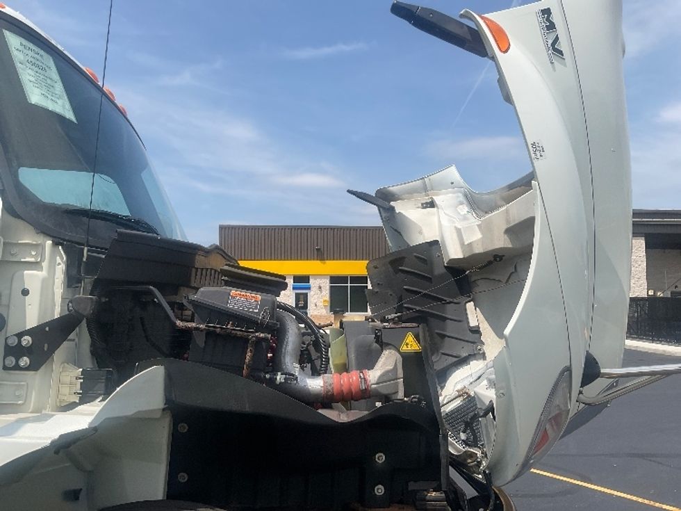 Medium Duty Box Truck-Light and Medium Duty Trucks-International-2022-MV607-Akron-OH-193,240\n\t\tmiles-$ 43,500 - Image 23