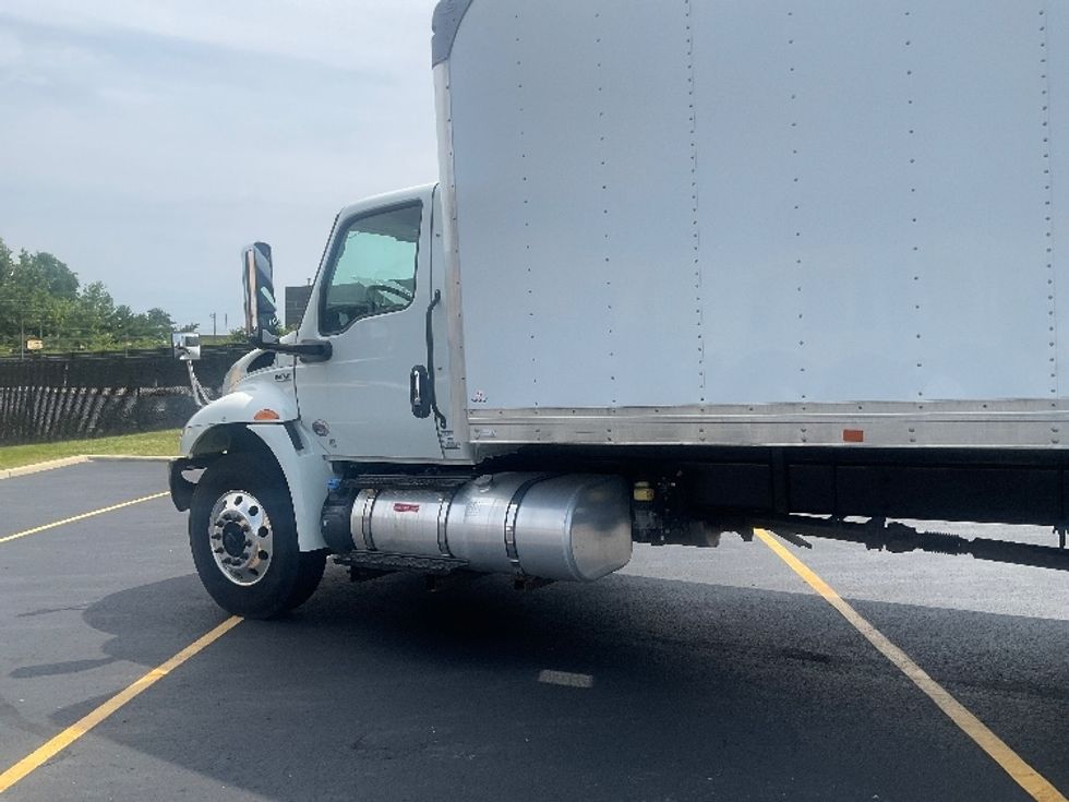 Medium Duty Box Truck-Light and Medium Duty Trucks-International-2022-MV607-Akron-OH-193,240\n\t\tmiles-$ 43,500 - Image 5