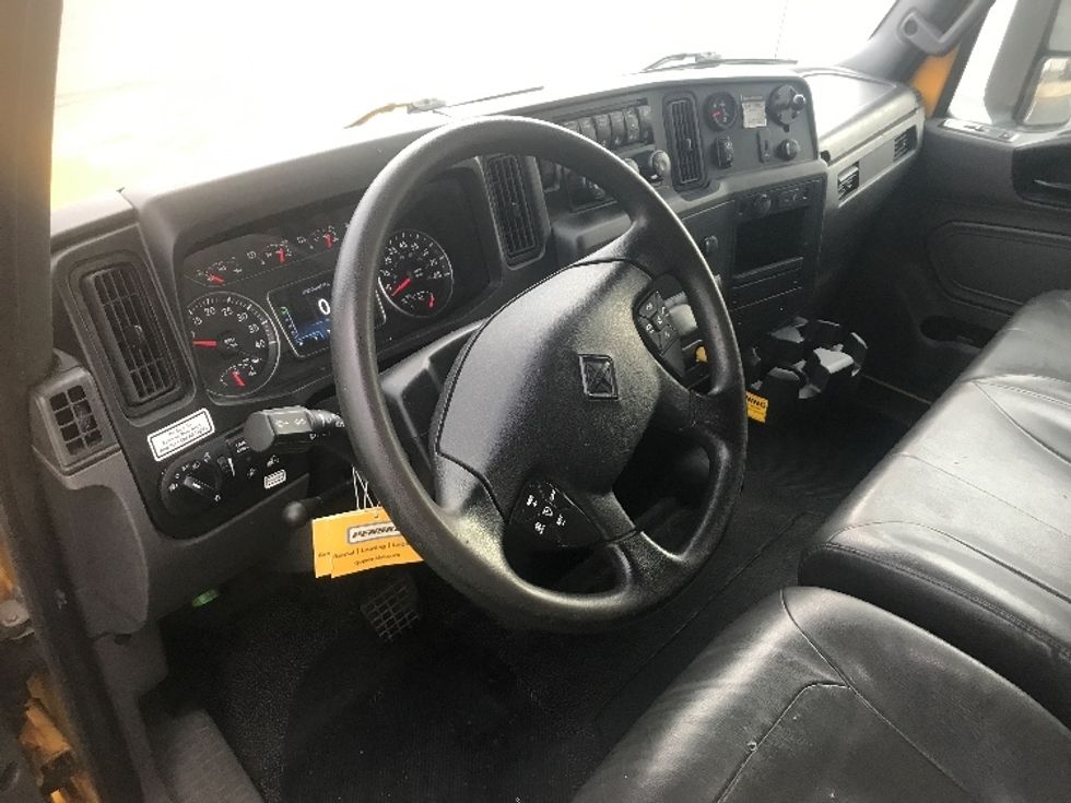 Medium Duty Box Truck-Light and Medium Duty Trucks-International-2022-MV607-Akron-OH-211,431\n\t\tmiles-$ 49,500 - Image 17