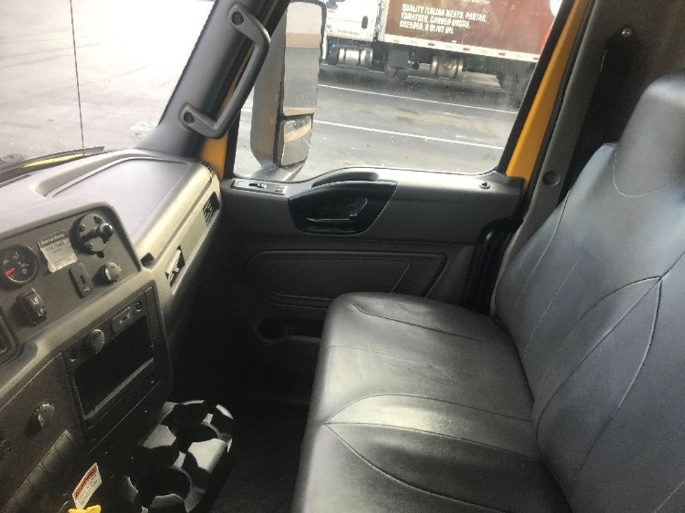 Medium Duty Box Truck-Light and Medium Duty Trucks-International-2022-MV607-Akron-OH-211,431\n\t\tmiles-$ 49,500 - Image 19