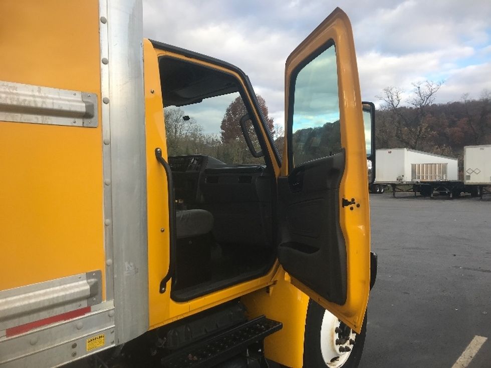 Medium Duty Box Truck-Light and Medium Duty Trucks-International-2022-MV607-Akron-OH-211,431\n\t\tmiles-$ 49,500 - Image 20